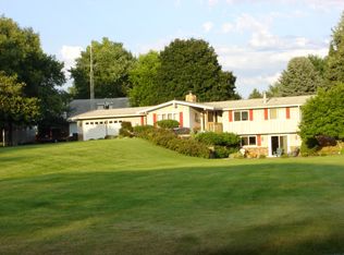 11204 Seeman Rd, Huntley, IL 60142