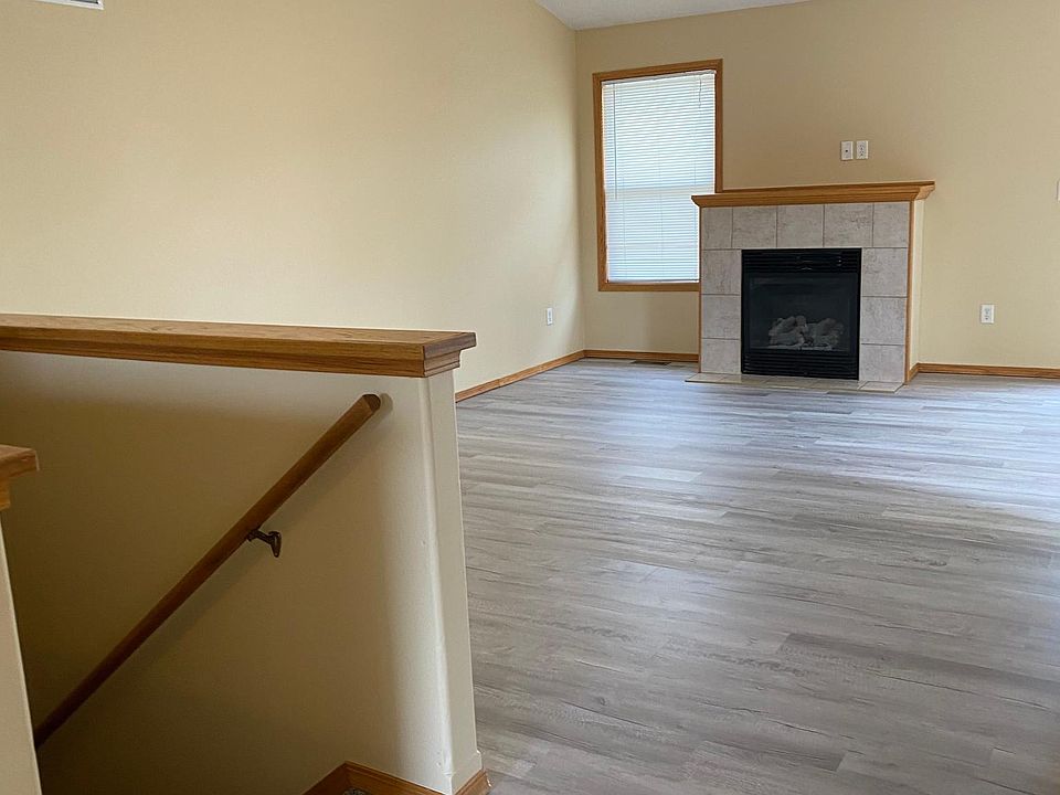 1st image of 418 Parkwood Dr