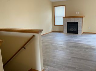 418 Parkwood Dr, Rose Hill, KS 67133
