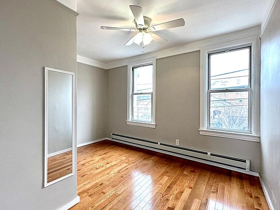 5th image of 104 McClean Ave APT 2