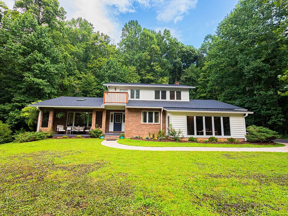 1st image of 26 Indian Knob Rd