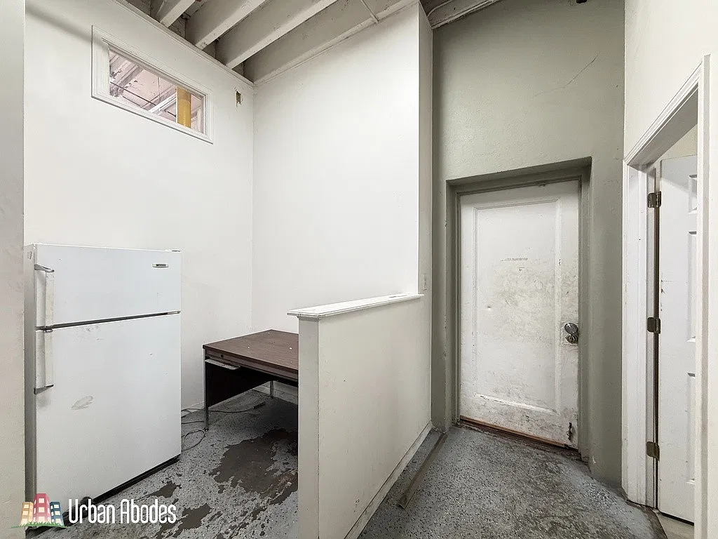 Studio, 5000 sqft, $5,500 — Photo 1