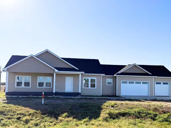 13370 Meadow Creek St, Williston, ND 58801