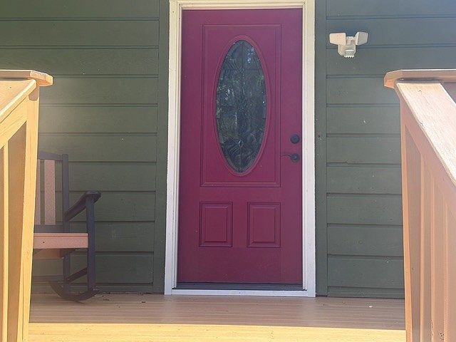 1st image of 205 Canterbury Ln