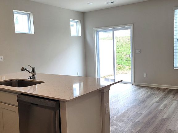 5th image of 836 Big Bend Ct