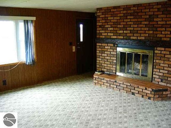 4th image of 9189 S Lake Leelanau Dr