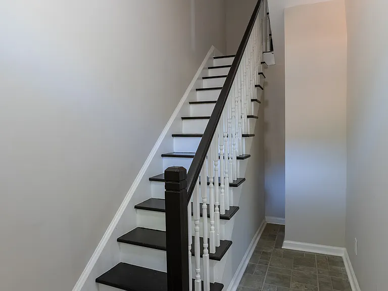 231 Jackson St — Photo 12