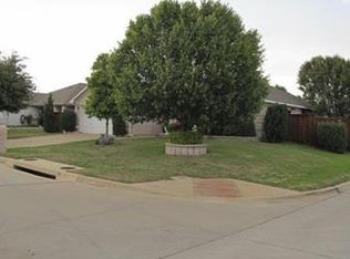 3900 Silver Springs Dr, Fort Worth, TX 76123