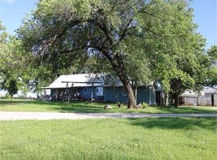 517 14000 Rd, Mound Valley, KS 67354