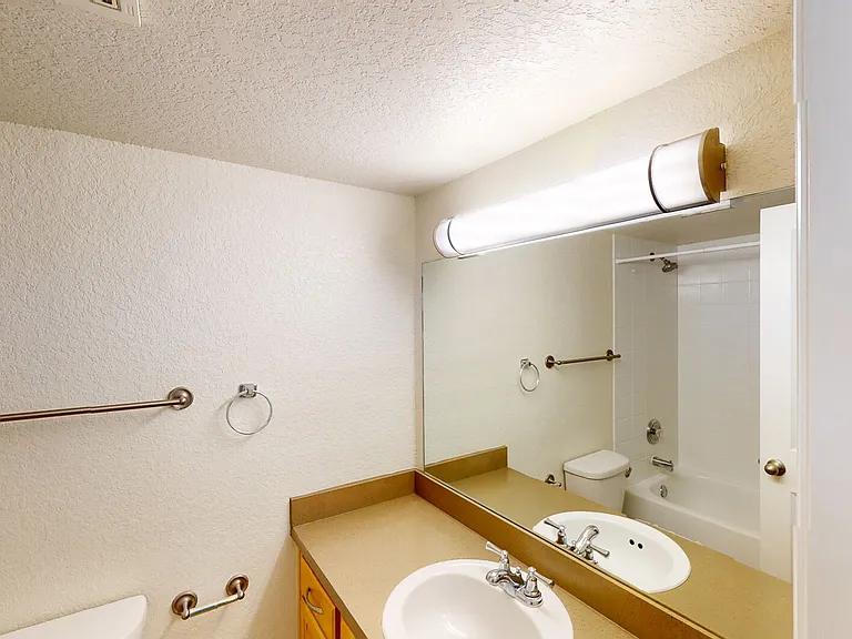 The Breyley Apartments — Photo 68