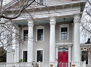 70 Pelham St #B, Newport, RI 02840