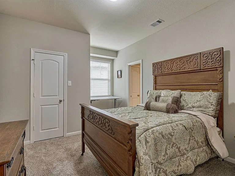 207 Biltmore Loop — Photo 14