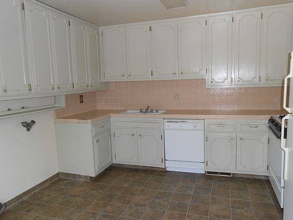 4th image of 18 & 20 Plaza Way #18