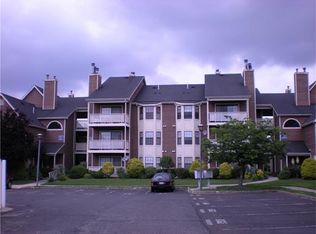 172 Crosspointe Dr, East Brunswick, NJ 08816