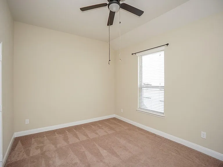 28515 Pleasant Forest Dr — Photo 24