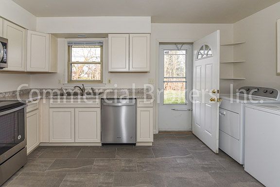 3rd image of 3383 Woodmar Ct