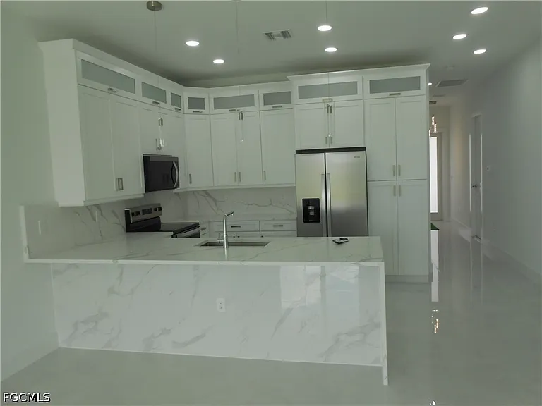 320 Poplar St — Photo 9