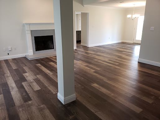 5th image of 11025 Pin Oak Dr