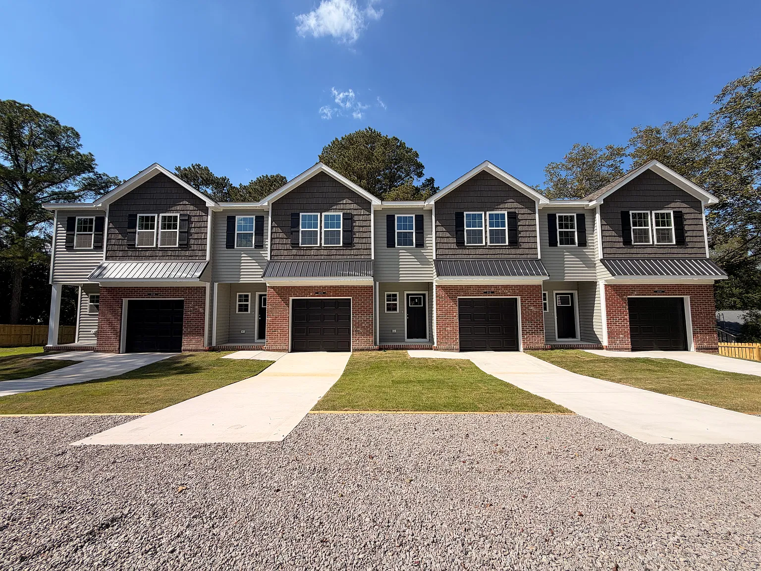 3 bed, 2.5 bath, 1500 sqft, $1,850 — Photo 2