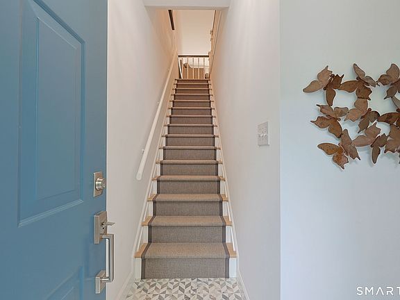 4th image of 25 Rivendell Drive #25