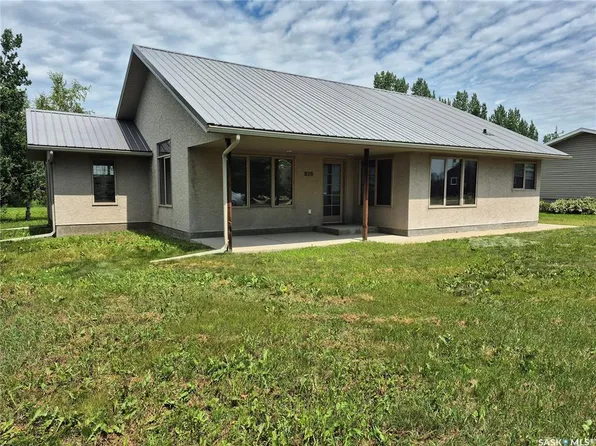 825 Geisen STREET, Radville, SK S0C 2G0