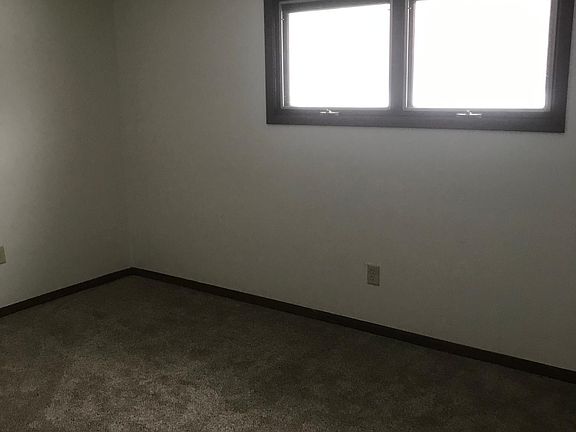 5th image of 27480 University Ave NE