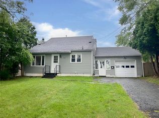 303 Stanton Dr, Syracuse, NY 13214