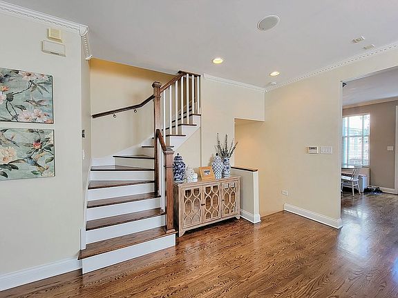 3rd image of 2851 N Wolcott Ave Unit B