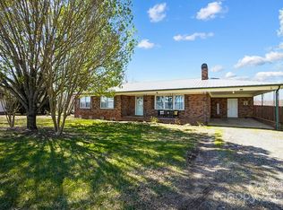 976 Pointview Ln, Lincolnton, NC 28092