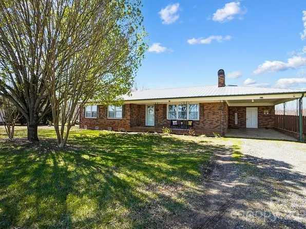 976 Pointview Ln, Lincolnton, NC 28092