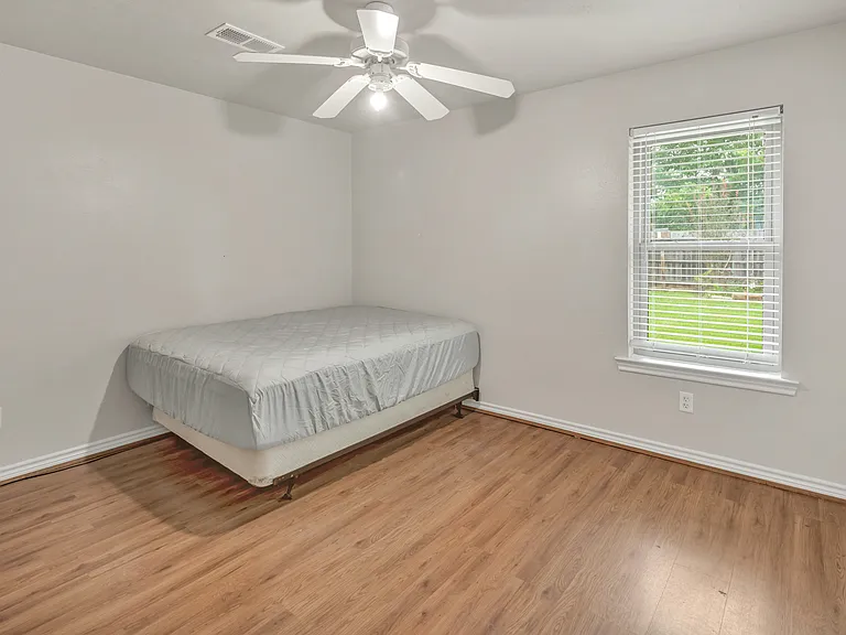 1209 Portsmouth Ct — Photo 18
