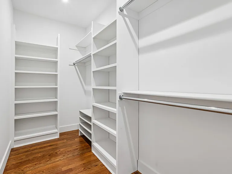 211 Warwick Ave #1 — Photo 4