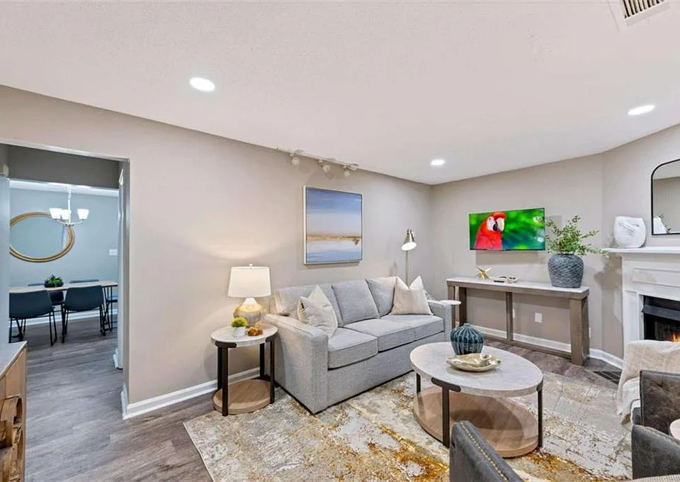 122 Bentley Pkwy