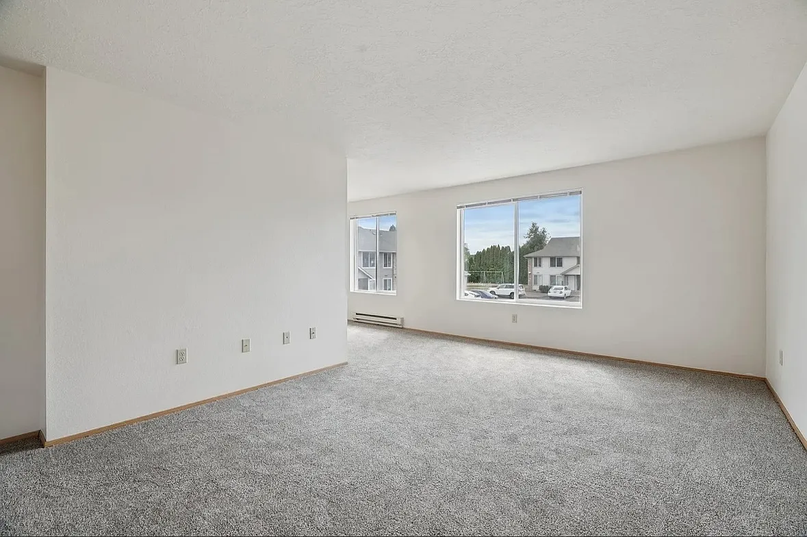Pioneer Court Apartments — Photo 4
