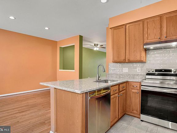 4th image of 4058 Cornwall Ct