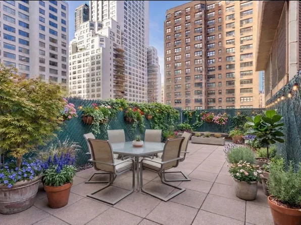 301 East 62nd Street image 1 of 15
