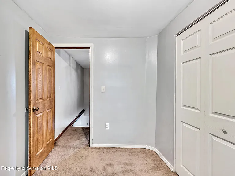 630 E Lackawanna Ave — Photo 14