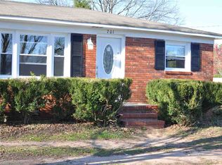 701 Woodmont Cir, Anderson, SC 29624