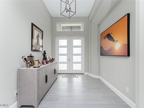 4th image of 2730 Saint Thomas Dr