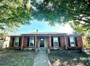 3238 Weather Vane Ln, Dallas, TX 75228