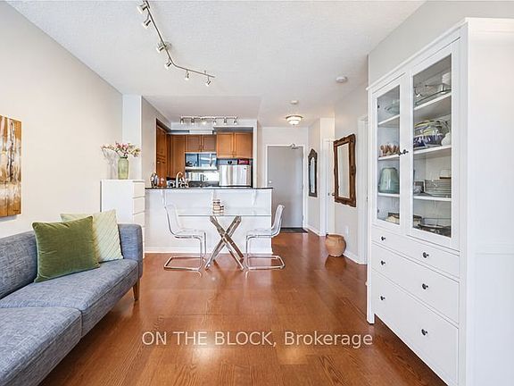 3rd image of 2495 Dundas St W #107