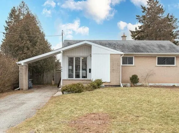 444 Seabourne Dr, Oakville, ON L6L 4G2