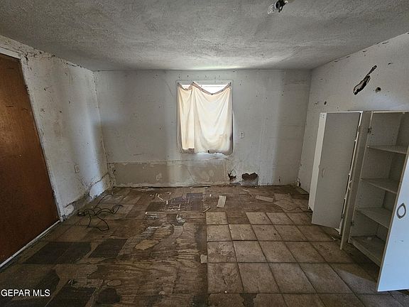 4th image of 645 E Chestnut Ave