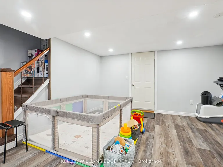 13 Beaucourt Pl #LOWER — Photo 5