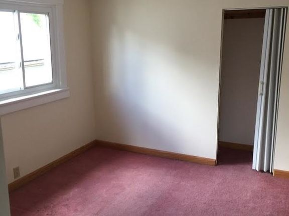 4th image of 80 Hastings Ave #House