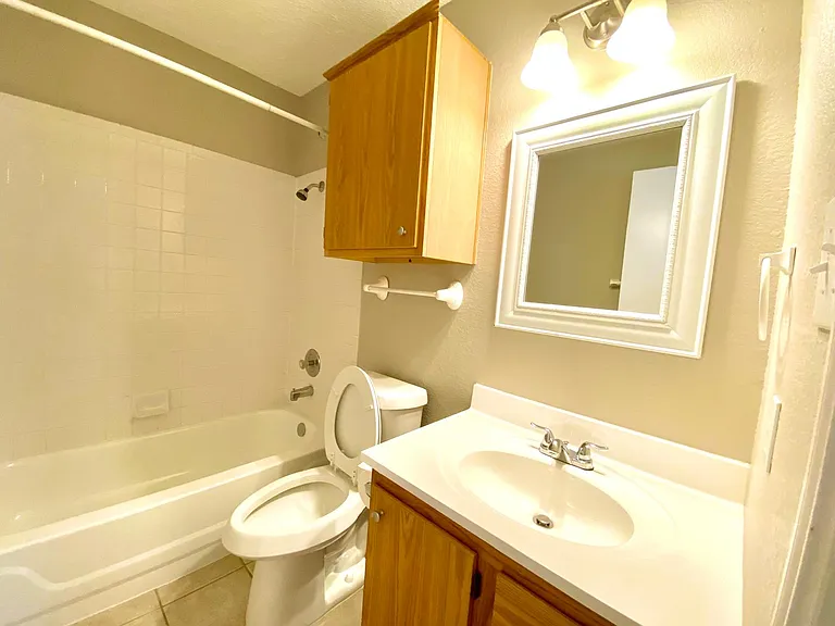 1703 Sylvia Ln — Photo 29