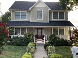 127 6th Ave, West Babylon, NY 11704