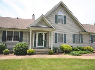 4037 Woodlands Dr, Vermilion, OH 44089