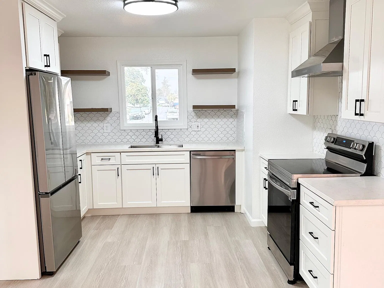 2373 Cabrillo Dr — Photo 3