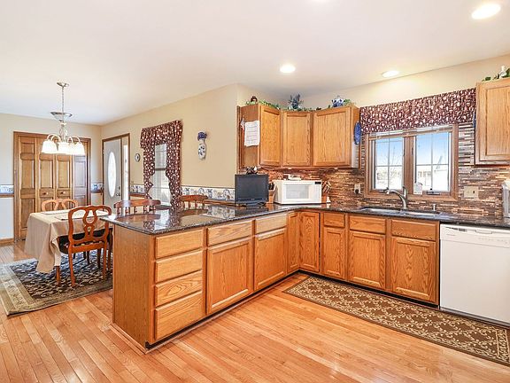 3rd image of 1400 Ronie Dr
